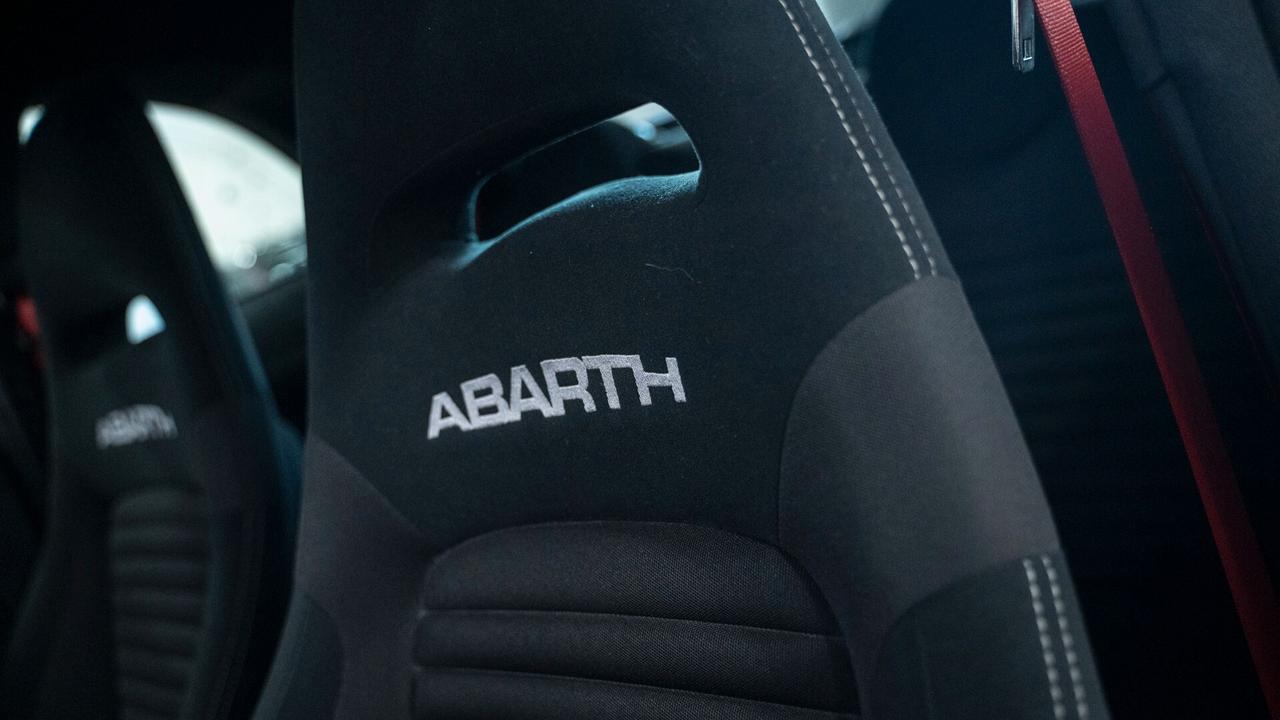 Abarth 595 Competizione 1.4 TJET 180CV SABELT BEATS BREMBO CARBON XENO NAVI FULL OPTIONAL
