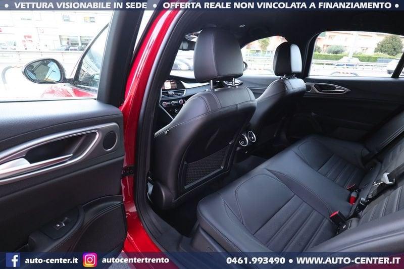 Alfa Romeo Giulia 2.0 Turbo 280CV AT8 AWD Q4 Veloce
