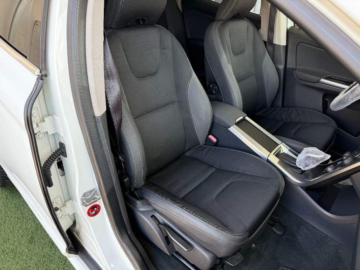VOLVO - XC60 2.0 d3 Business 136cv geartronic