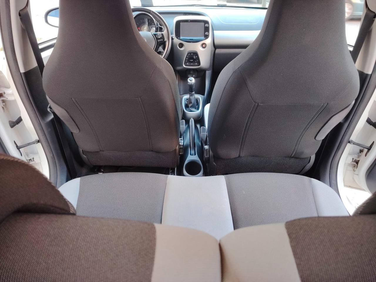 Toyota Aygo 1.0 VVT-i 69 CV 5 porte x-play TSS