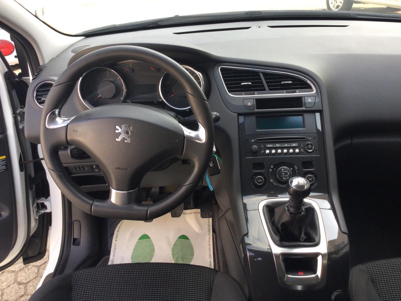 Peugeot 5008 1.6 HDi 115CV Allure