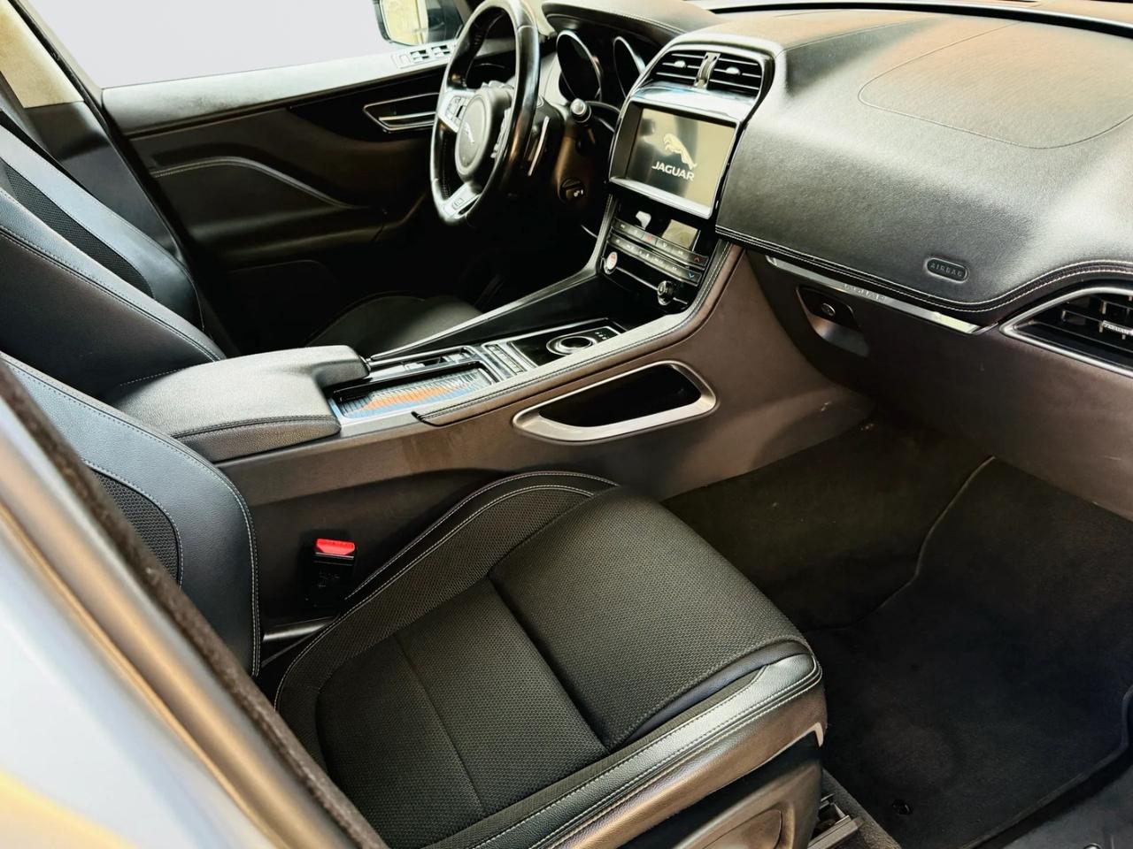 Jaguar F-Pace 2.0 D 240 CV AWD aut. R-Sport*TETTO PANORAMA*