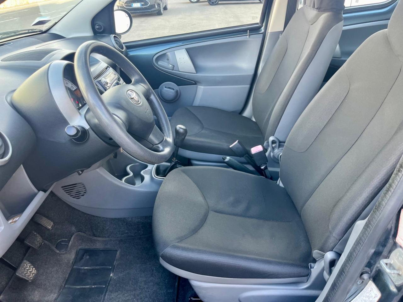 Toyota Aygo 1.0benz 2008 86.000km per neopatentati