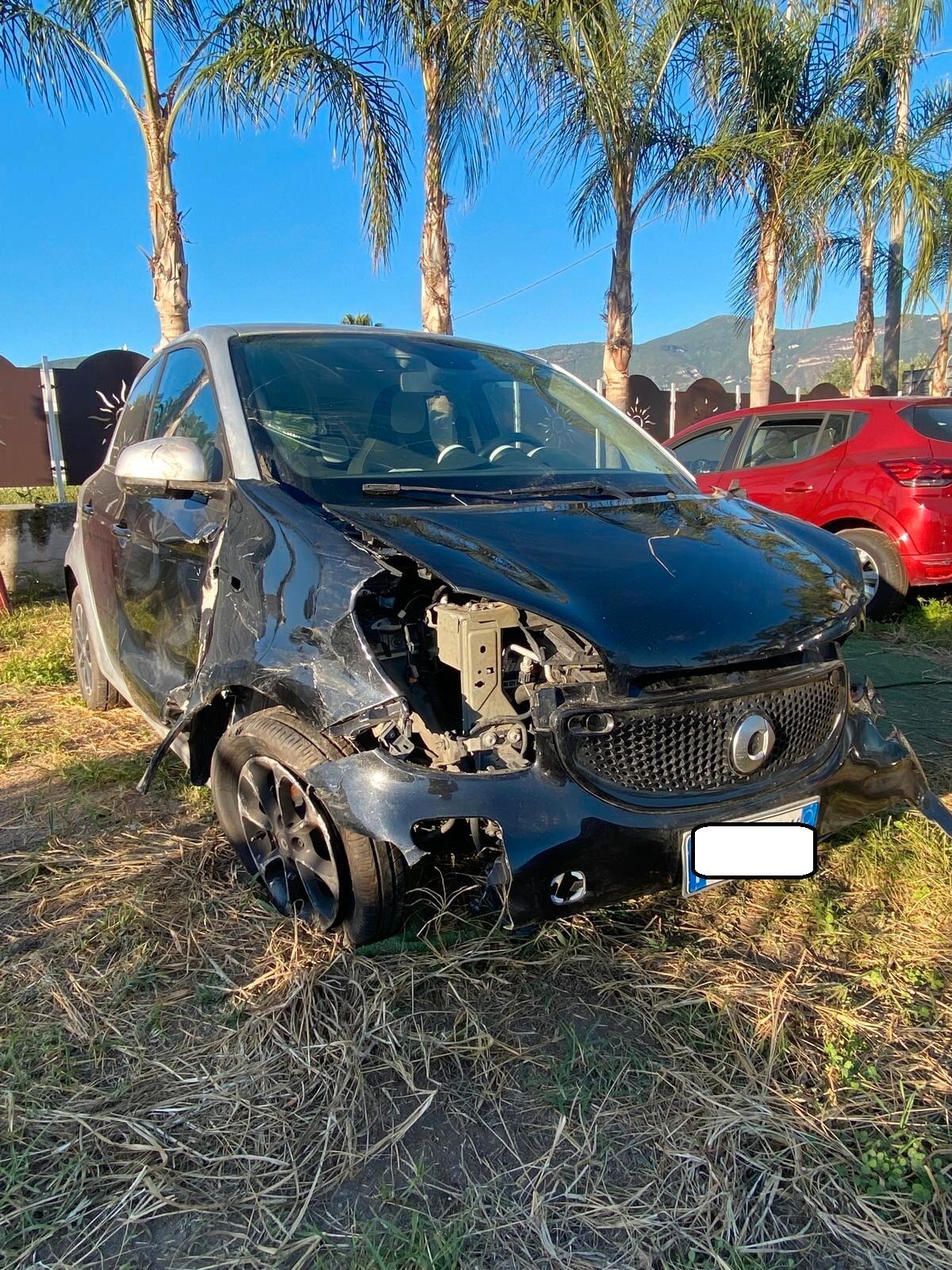 Smart ForFour 2017 70 1.0 Prime SINISTRATA