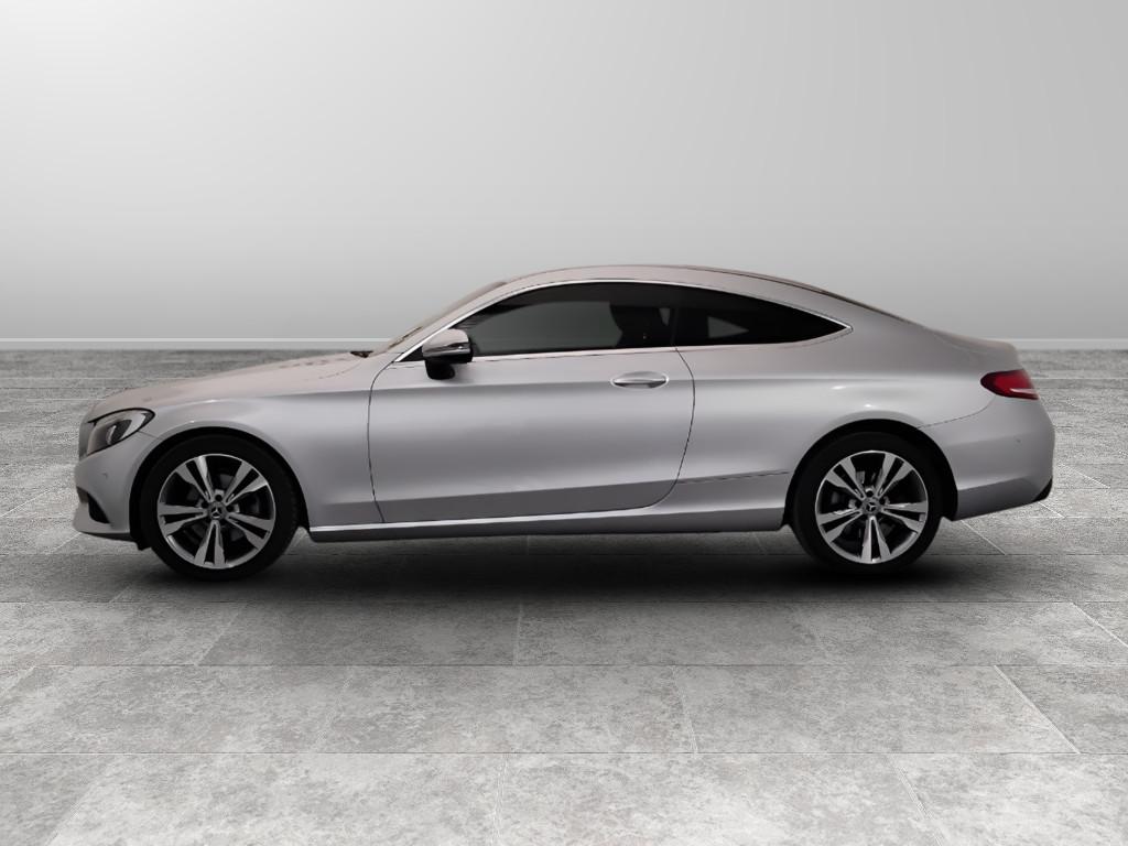Mercedes-Benz Classe C-C205 2016 Coupe - C Coupe 220 d Premium 4matic auto