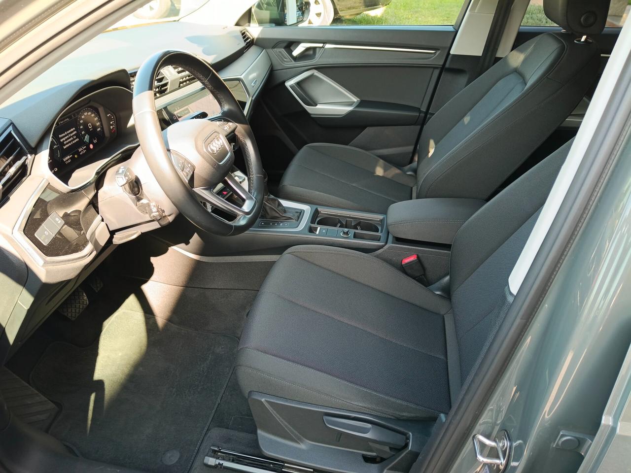 Audi Q3 45 TFSI e S tronic Sport Hybrid