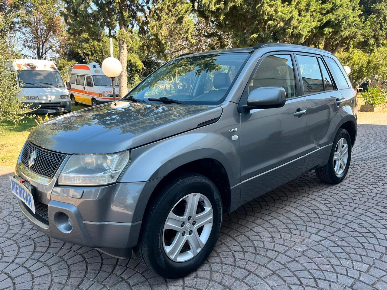 Suzuki Grand Vitara Grand Vitara 1.9 DDiS 5 porte Executive PERMUTABILE INTERNI IN PELLE