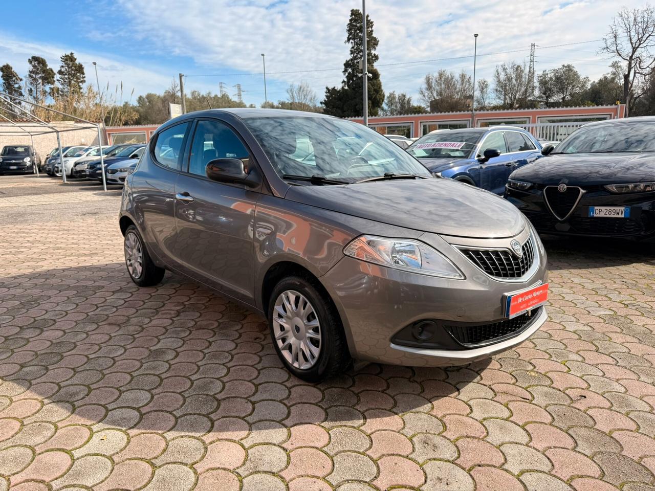 LANCIA Ypsilon Hybrid 1.0 Benz. 70CV Silver - 2022