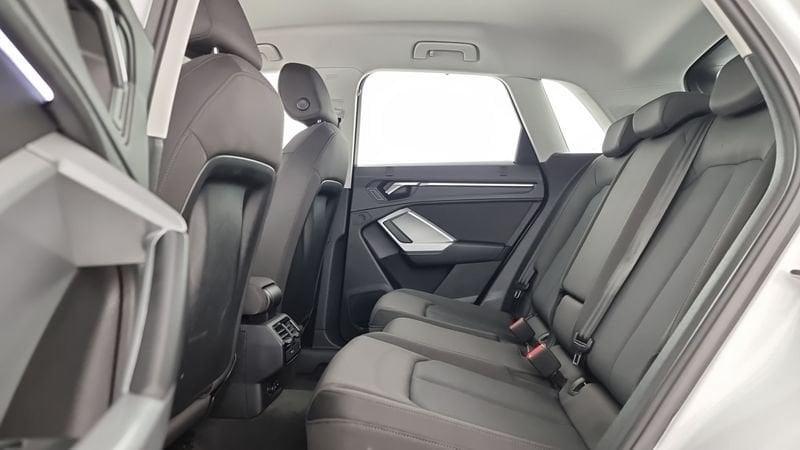 Audi Q3 35 TDI S tronic Business