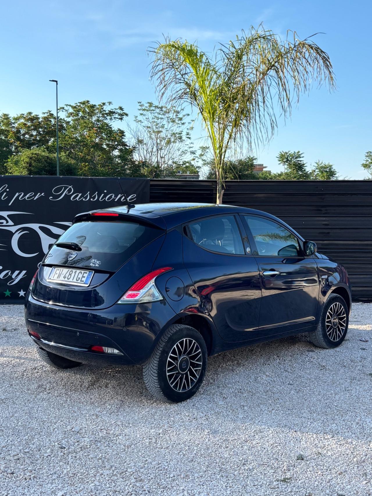 Lancia Ypsilon 0.9 TwinAir 5 porte Metano Ecochic Monogram