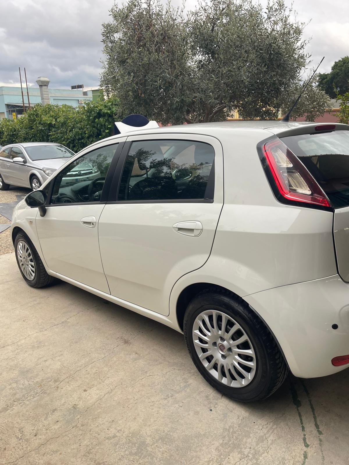 Fiat Punto 1.3 MJT II S&S 95 CV 5 porte Street