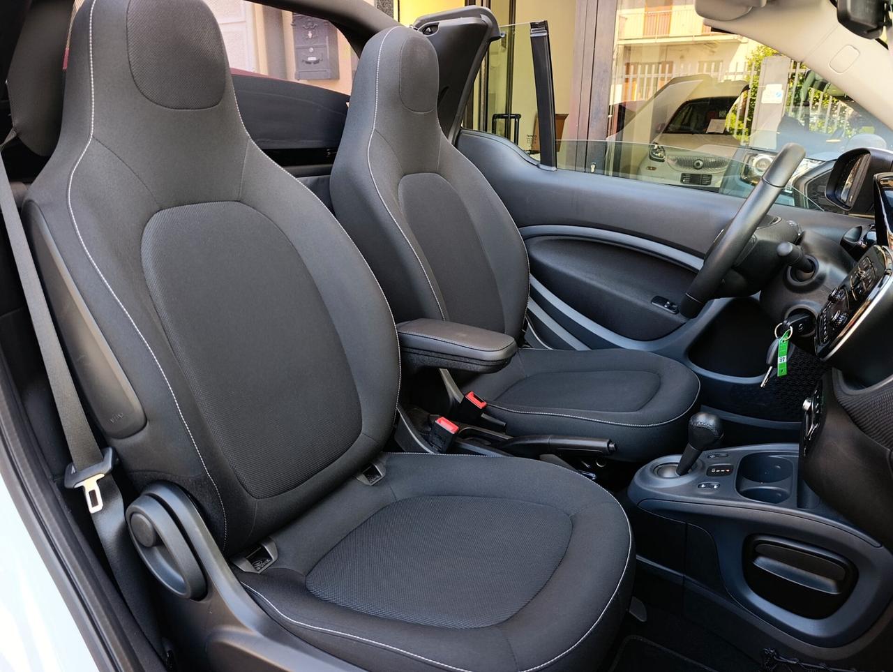 Smart ForTwo 70 1.0 twinamic cabrio Passion Capote Rossa
