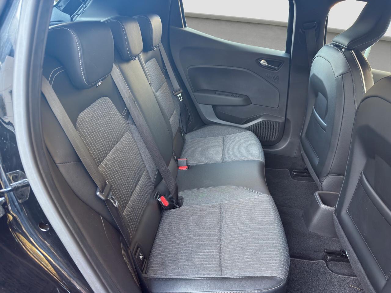 Renault Clio Full Hybrid E-Tech 140 CV 5 porte Intens