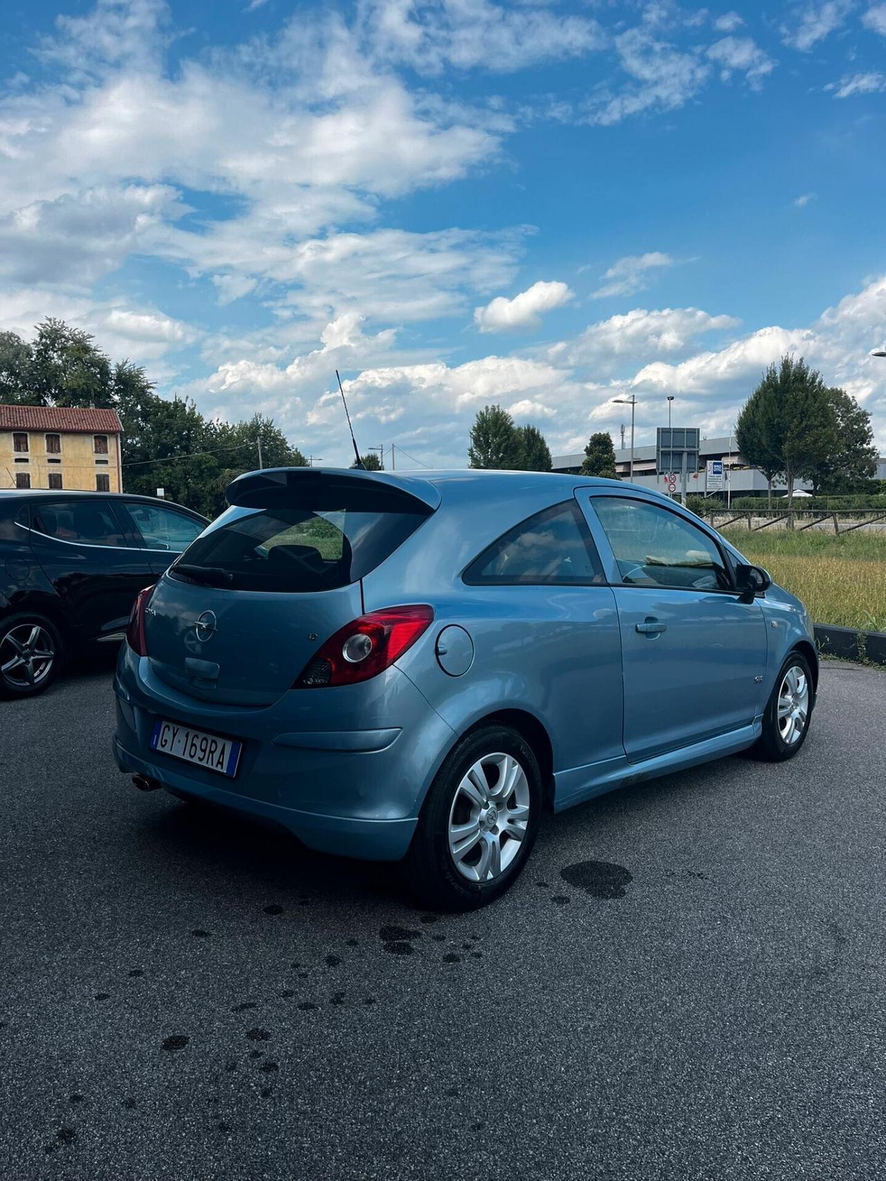 Opel Corsa 1.2 Neopatentati
