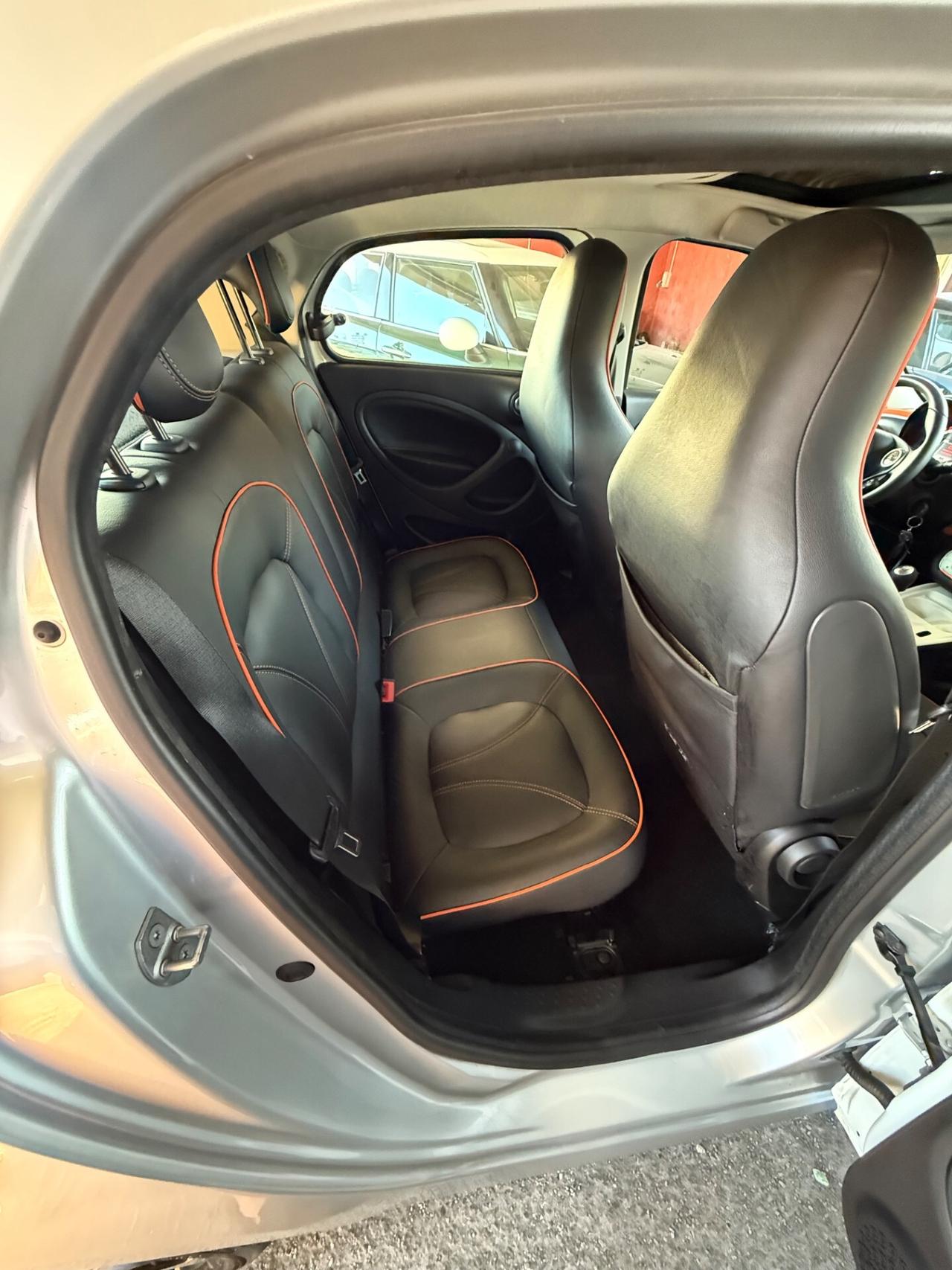 ForFour 1.0 90 CV/( 25 MILA KM )/permute/garanzia/unipro