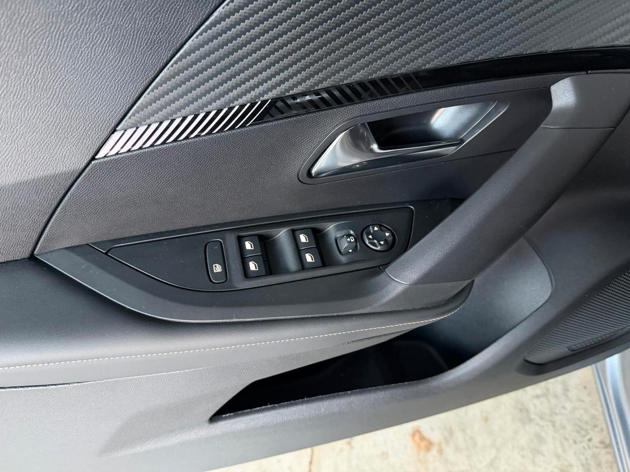 Peugeot 2008 1.2cc 100cv ALLURE - PREZZO REALE!