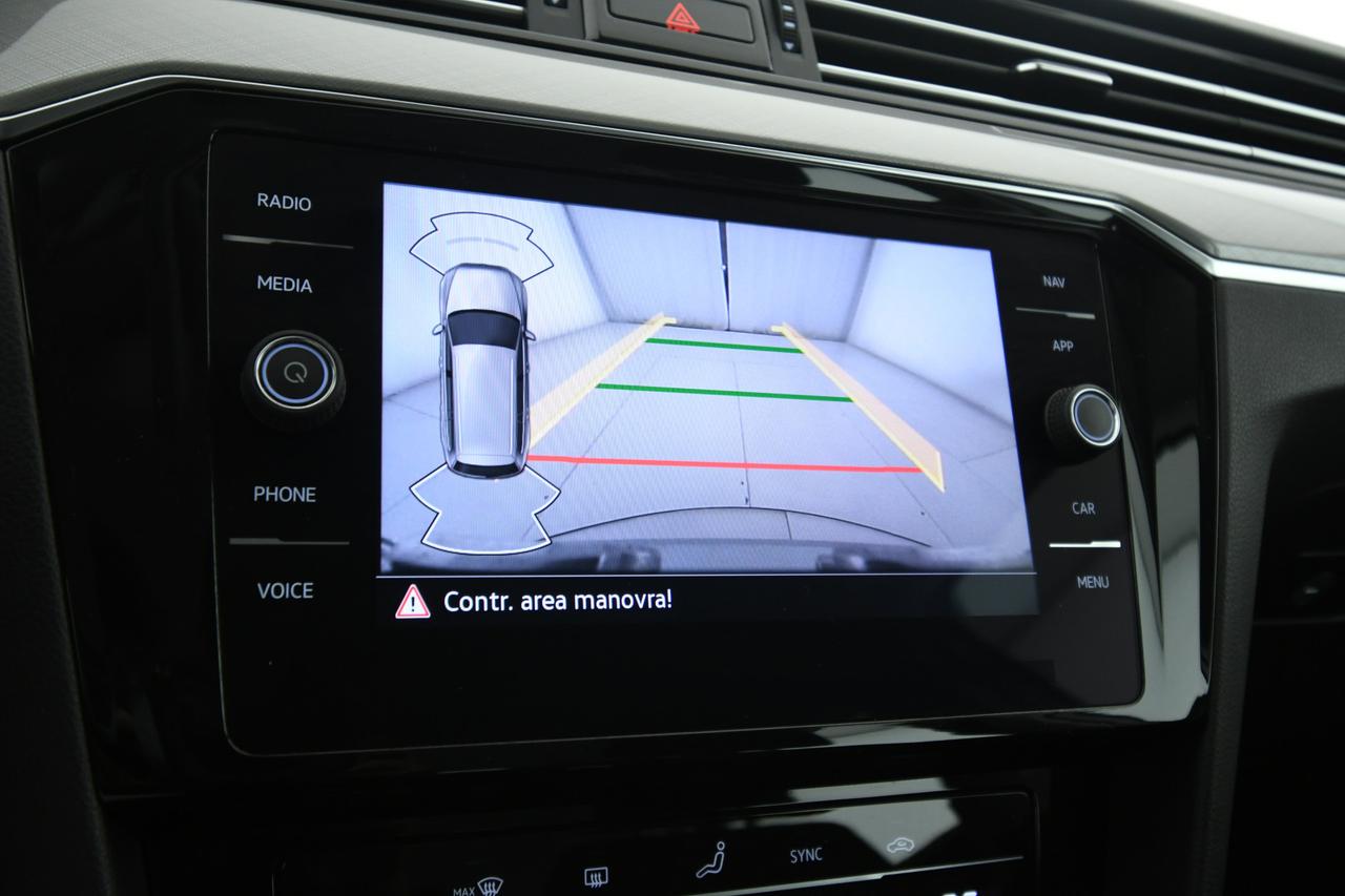VOLKSWAGEN Passat Variant 2.0 tdi Business 122cv dsg NEOPATENTATI+ACC+CAMERA