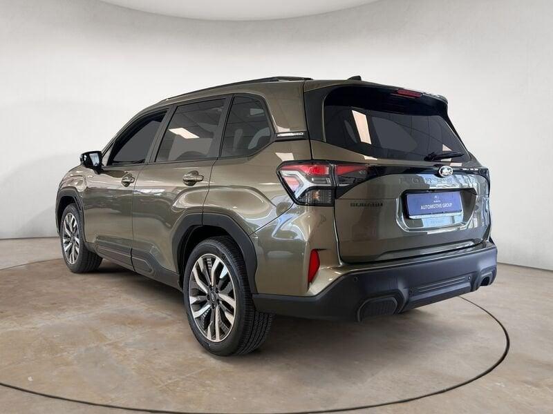Subaru Forester 2.0 e-Boxer Premium auto