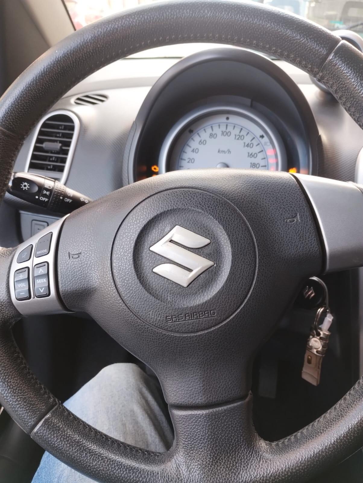 Suzuki Splash 1.0 GPL GLS Safety Pack