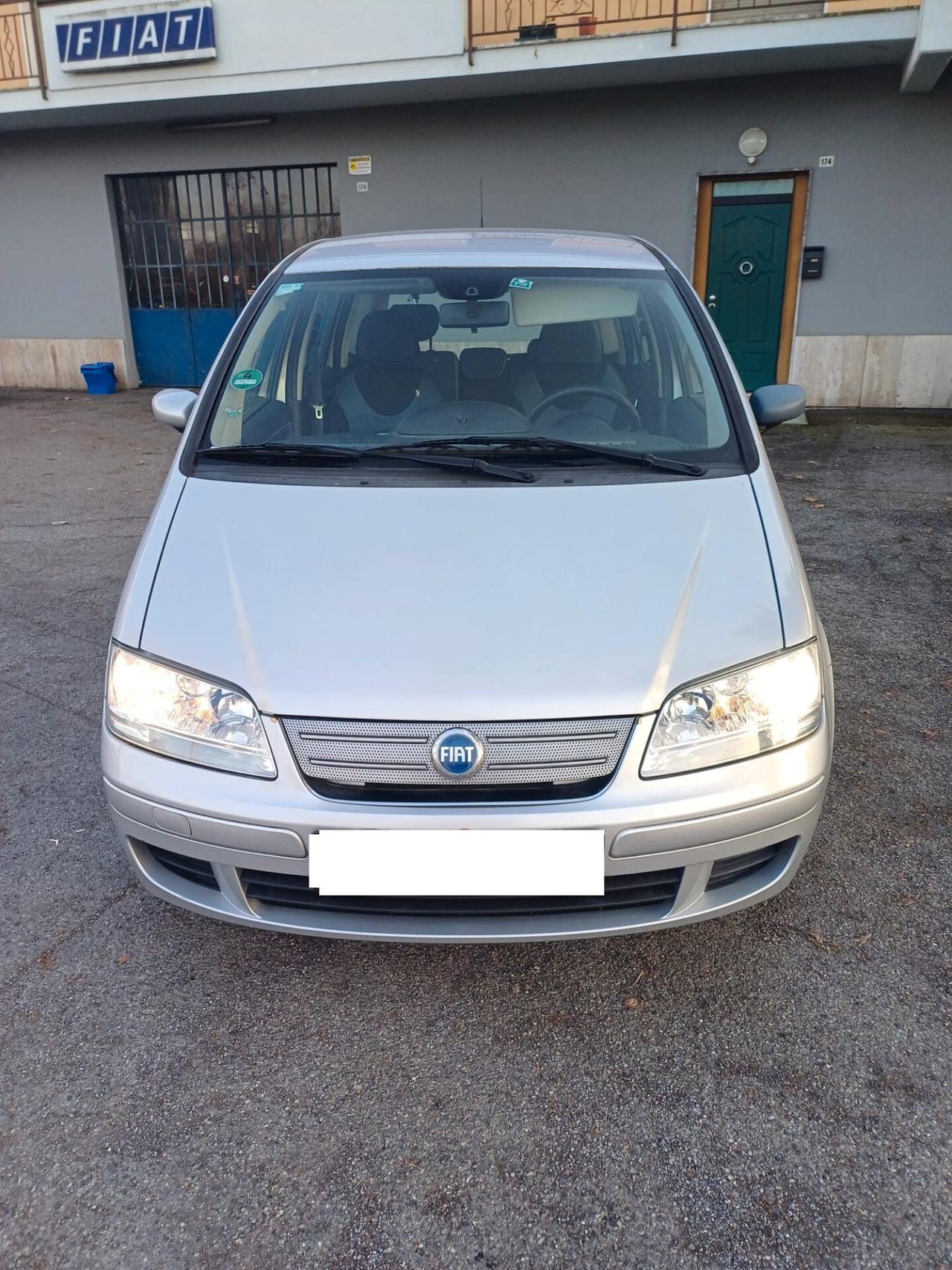 Fiat Idea 1.4 16V Emotion