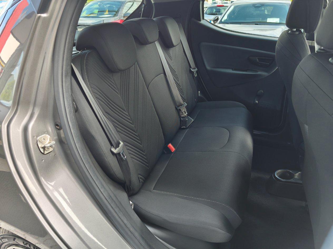 Lancia Ypsilon 1.0 hybrid Gold 70cv (5 POSTI + NAV) OK NEOPATENTATI