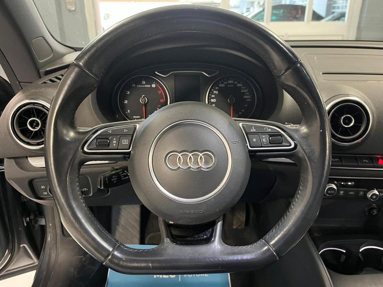 AUDI A3 Cabrio 1.4 TFSI COD ultra Ambition