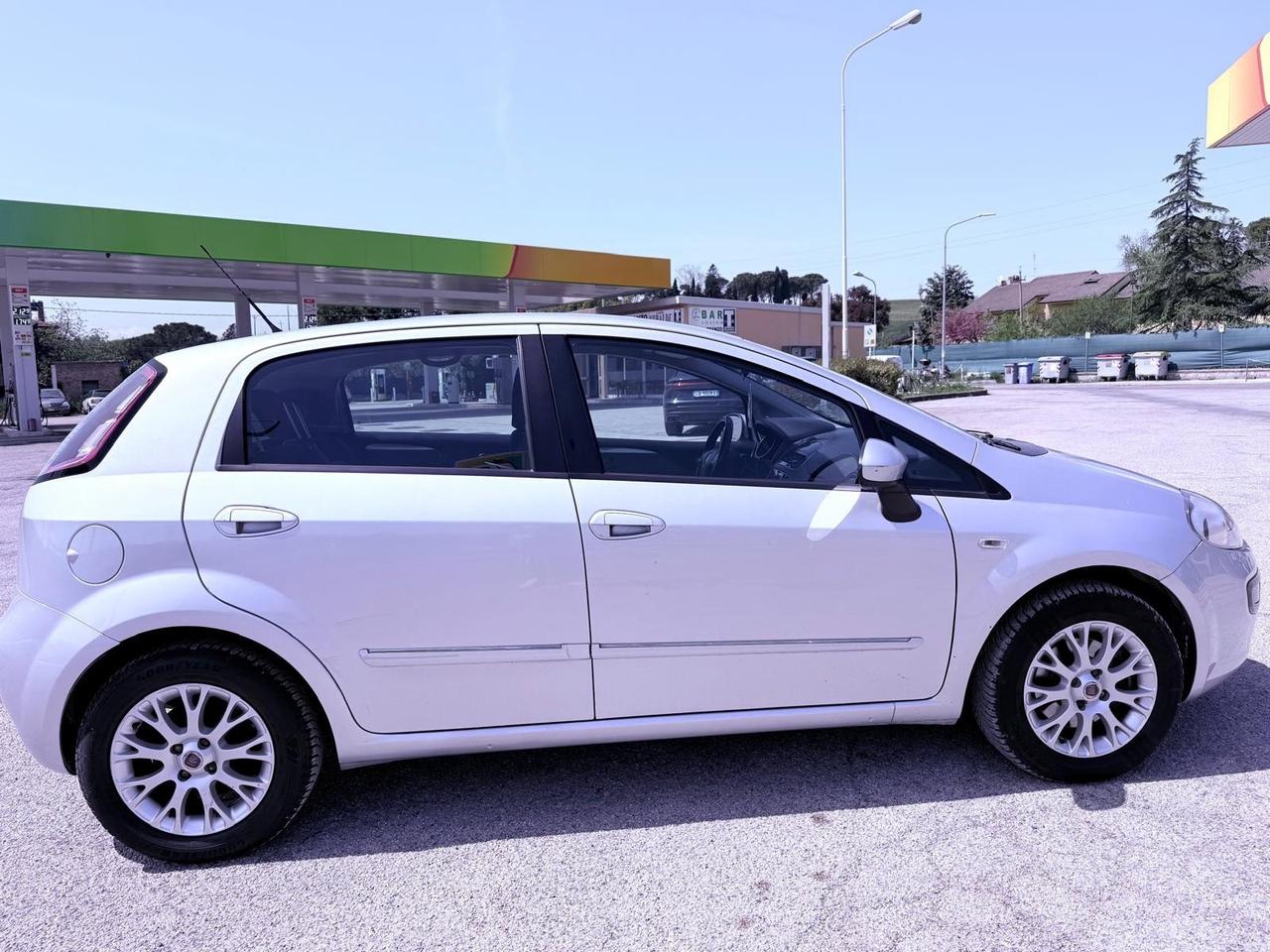 Fiat Punto Evo 1.3 Mjt 90 CV 5 porte Ok neopatentati