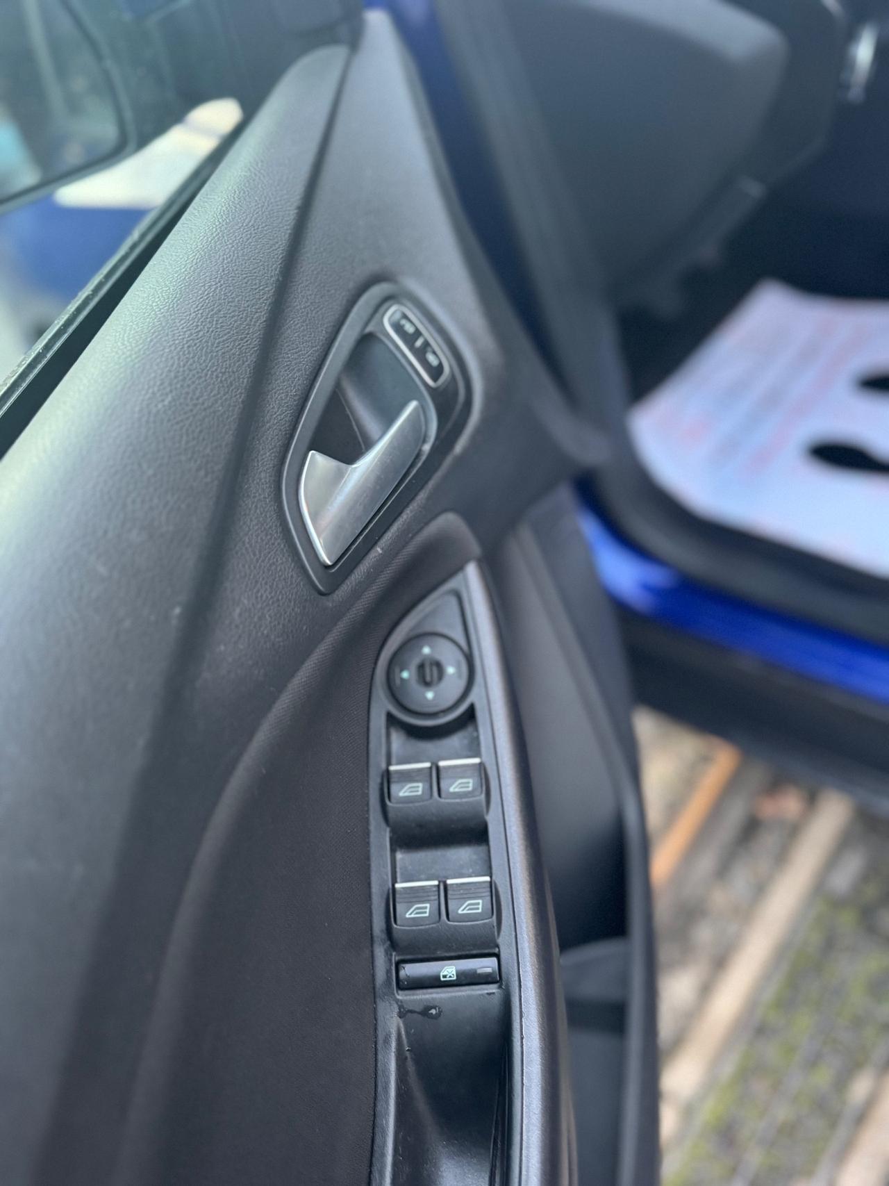 Ford Focus 1.6 120 CV GPL SW Titanium