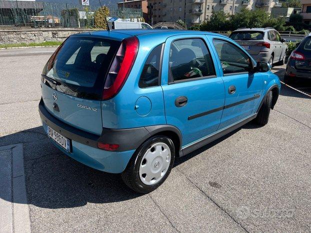 Opel Corsa 1.2i 5 porte