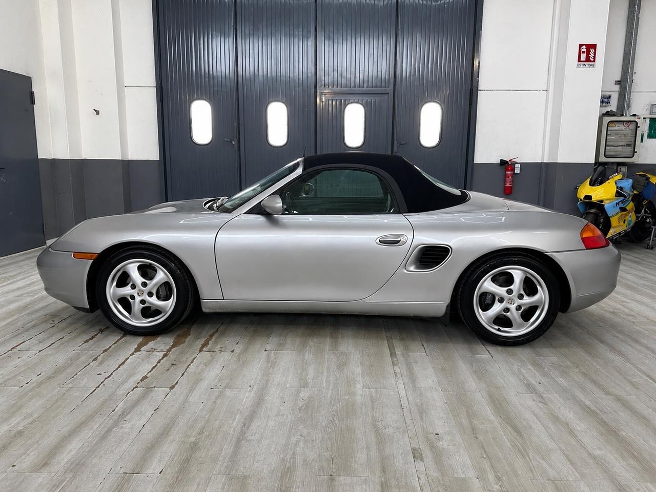 Porsche Boxster 2.5i 24V cat