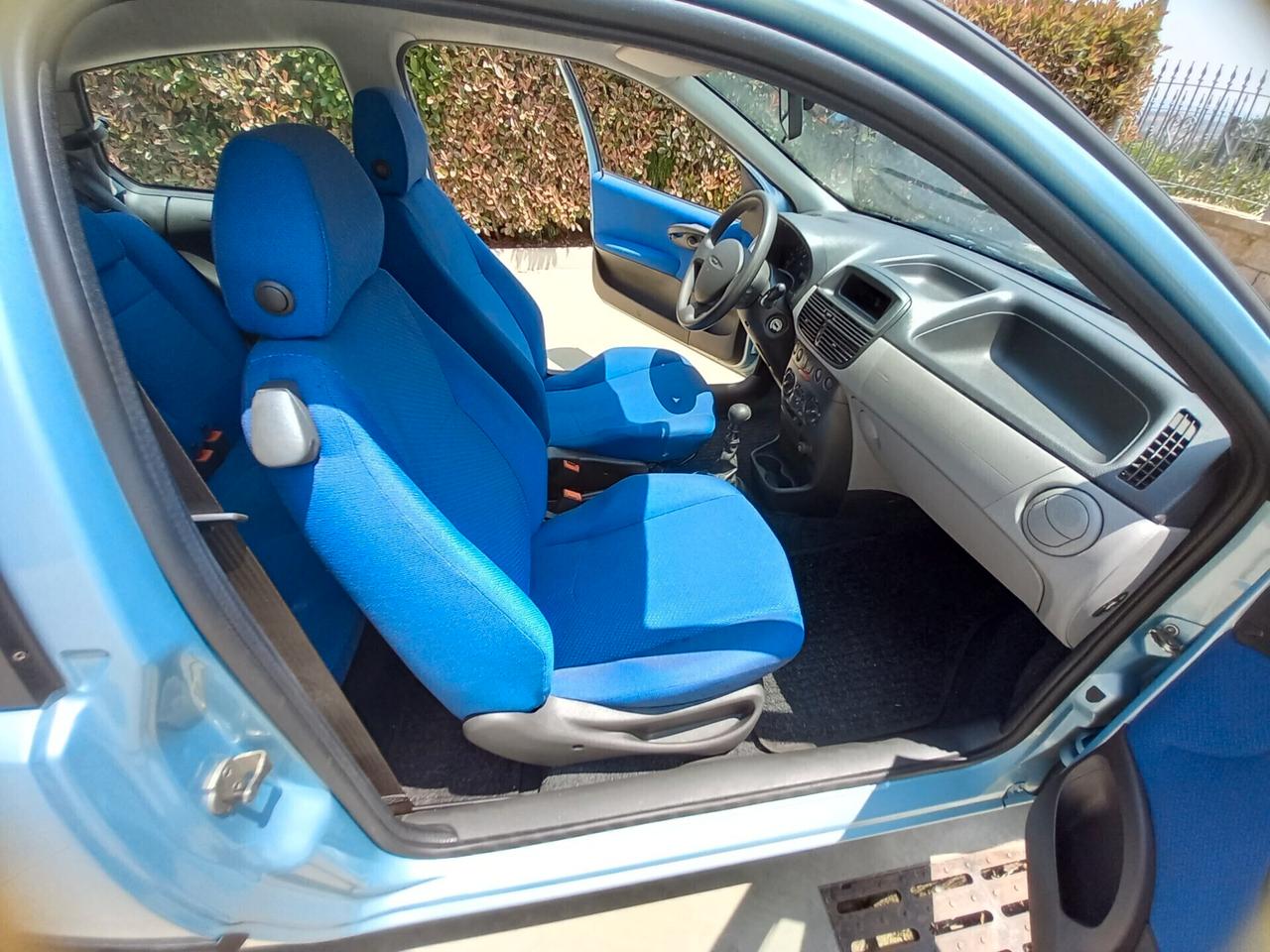 Fiat Punto 1.2i cat Feel SOLO 30000 KM !!!!!