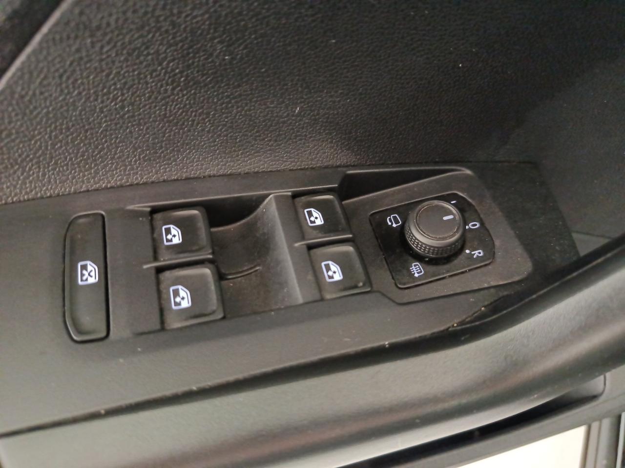 VOLKSWAGEN T-Cross - T-Cross 1.0 TSI Sport