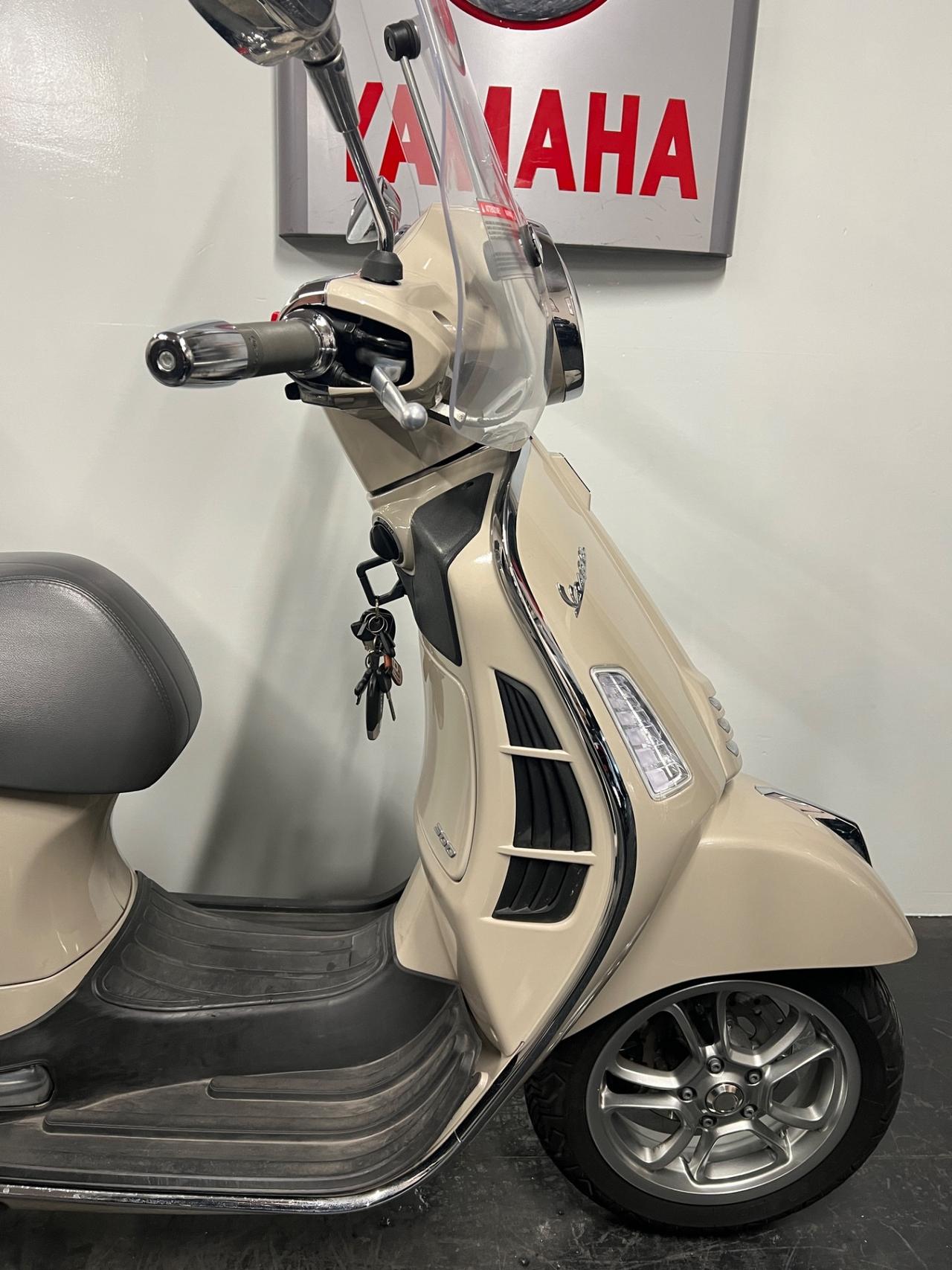 Vespa GTS 300