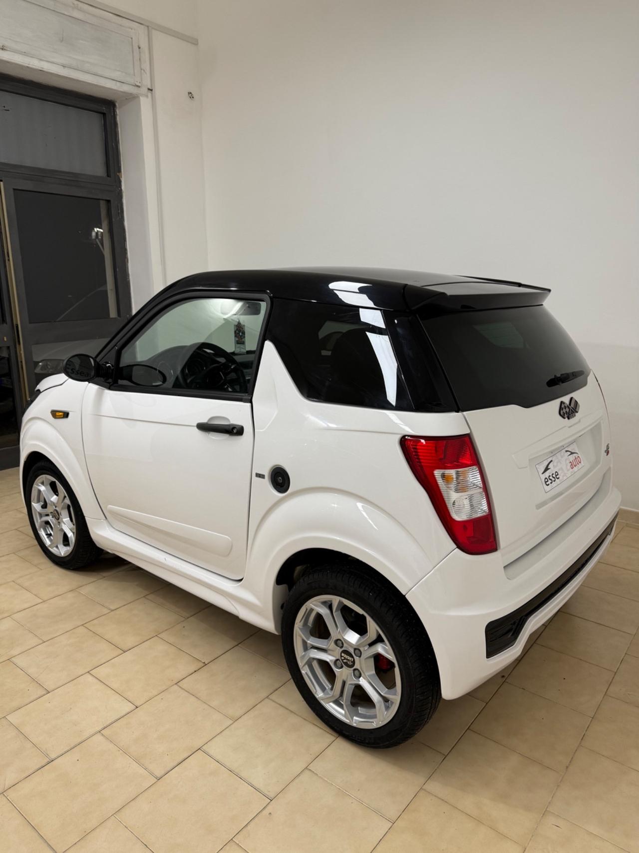 Ligier JS JS50 DCI Revolution Elegance Ice