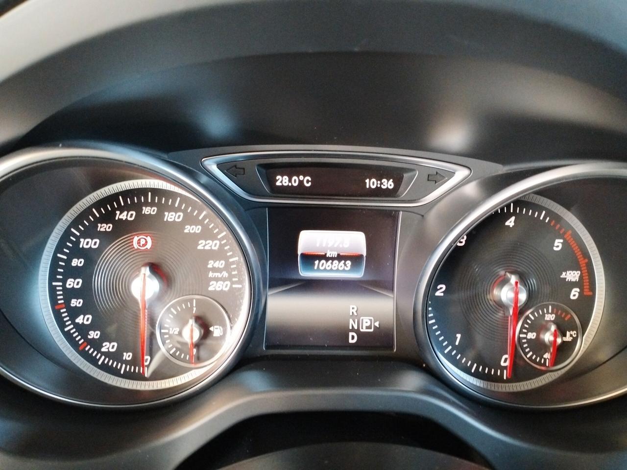 Mercedes-Benz CLA 200 d Premium auto FL