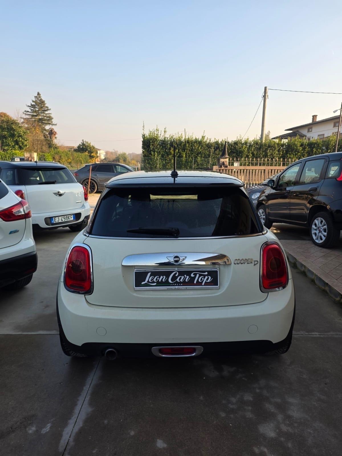 Mini 1.5 Cooper D 5 porte cambio automatico garanzia 12 mesi!!!
