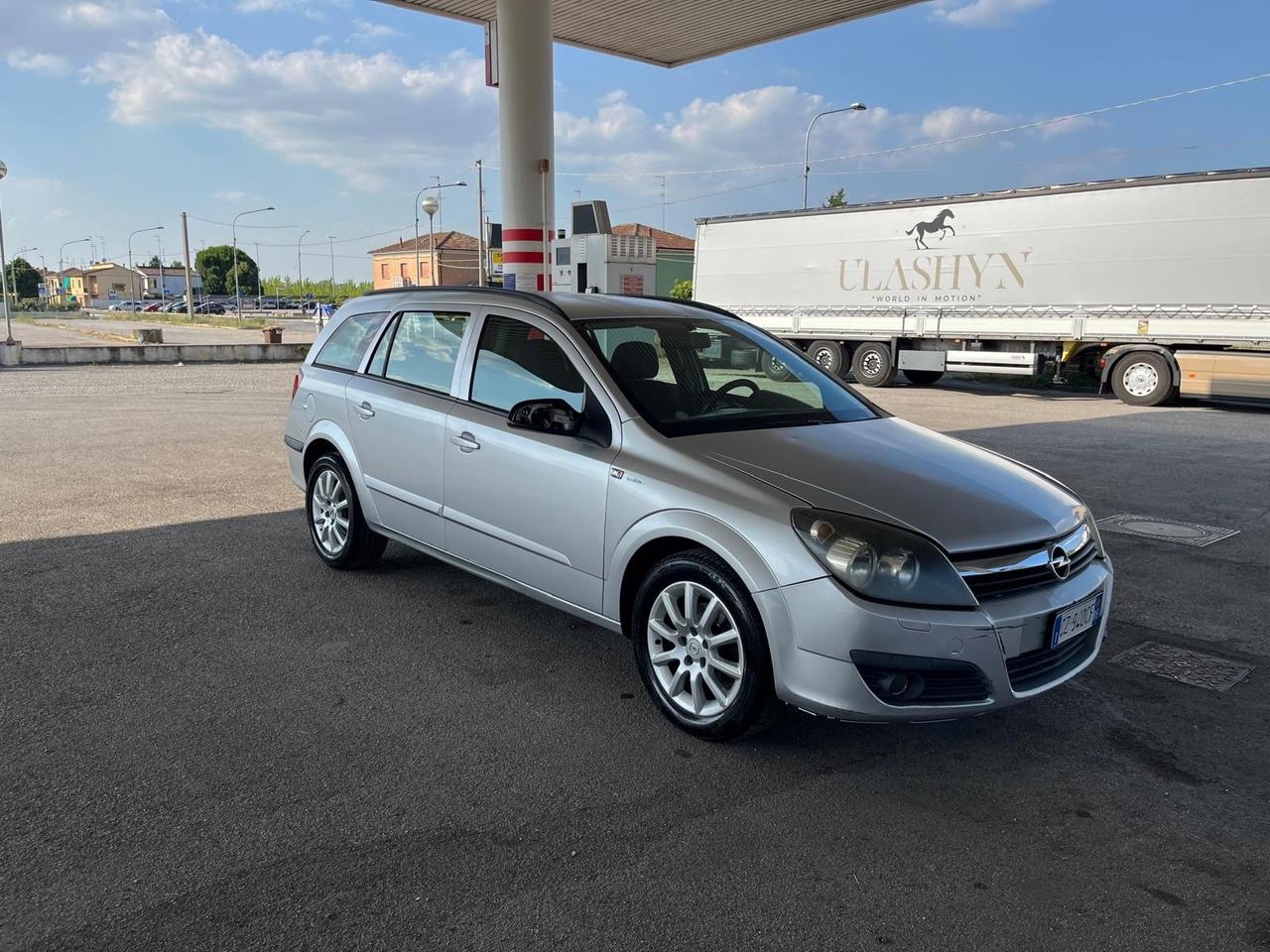 Opel Astra 1.4 16V Twinport 5 porte Enjoy