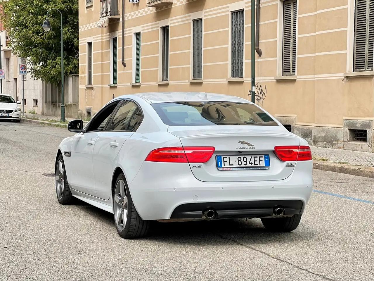 Jaguar XE 2.0 250 CV AWD aut. R-Sport