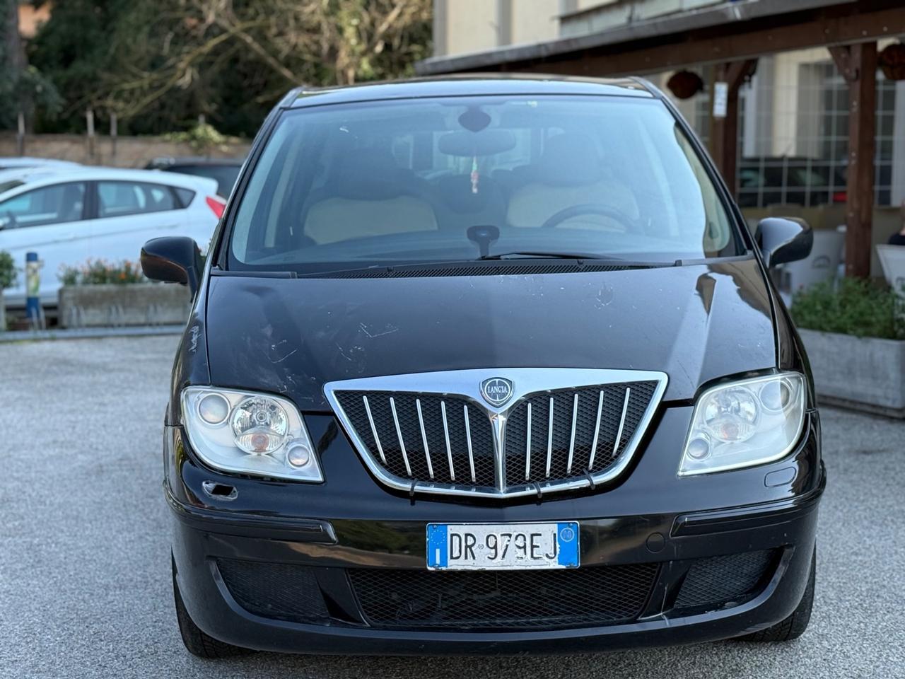 Lancia Phedra 2.2 MJT CA Platino