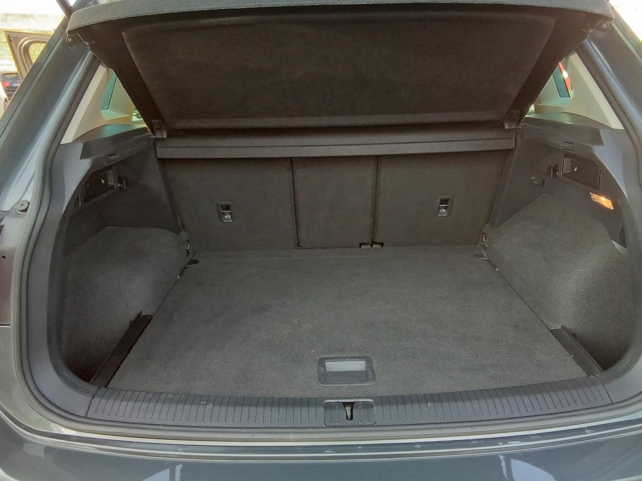 Volkswagen Tiguan 2.0 TDI SCR DSG Business BlueMotion Technology