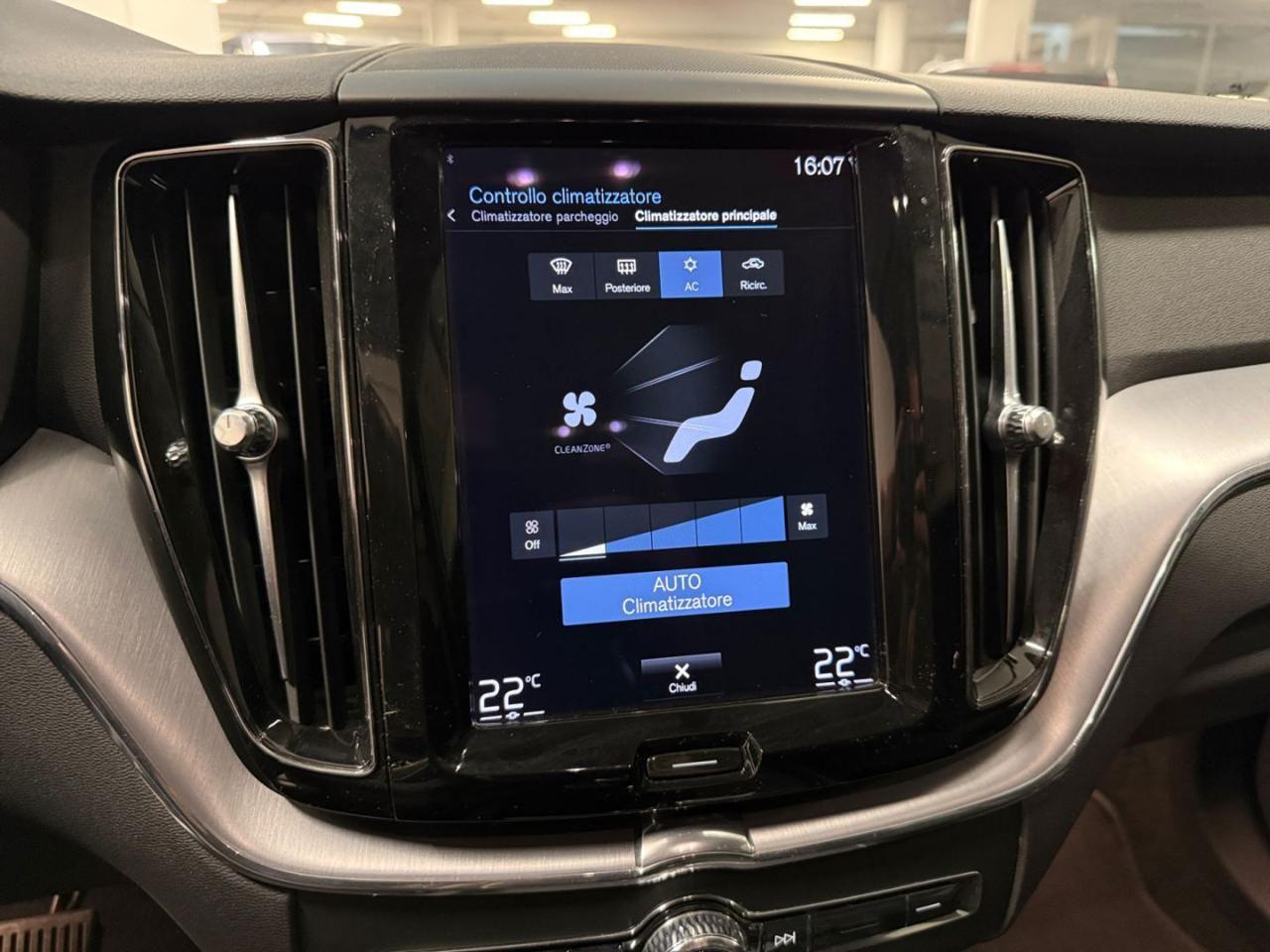 Volvo XC60 B4 (d) AWD Geartronic Business