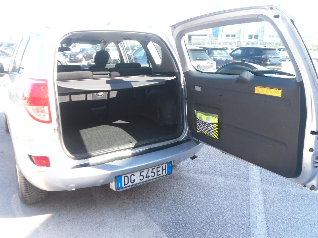 Toyota RAV 4 RAV4 2.2 D-4D 136 CV Sol
