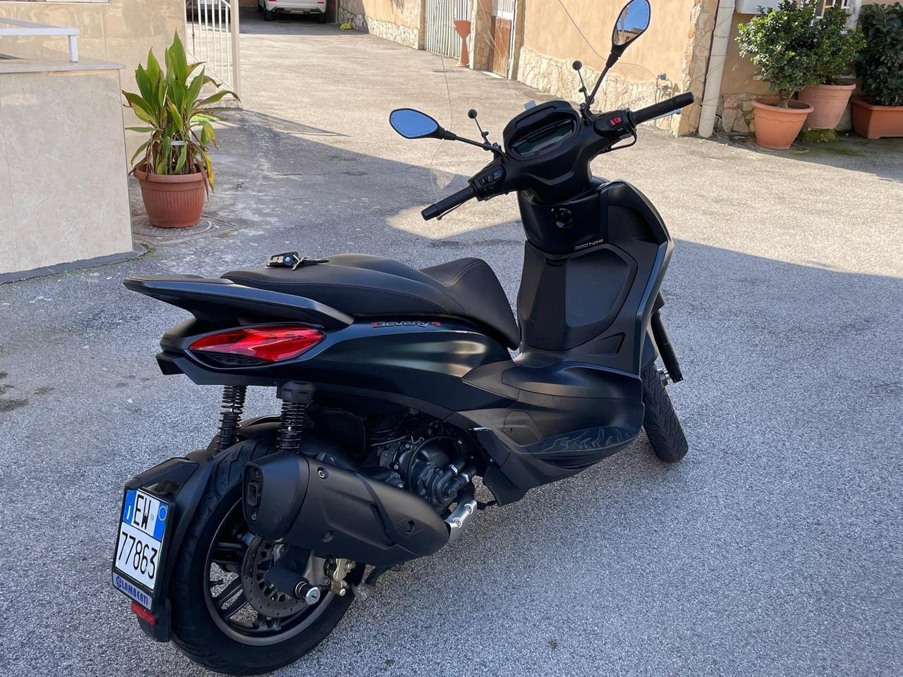 Piaggio Beverly 300 hpe s