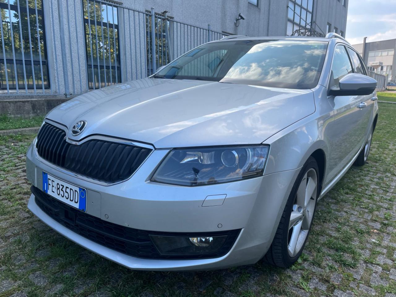 Skoda octavia 1.6 tdi dsg 2016 full int. pelle