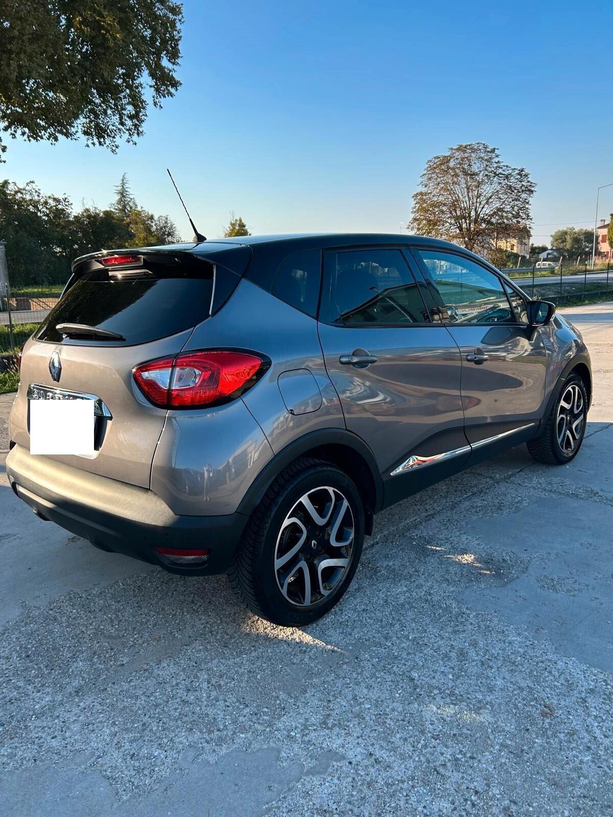 Renault Captur TCe 120 CV EDC Start&Stop Energy Intens 1.2 BENZINA Automatica Ok Neo patentati