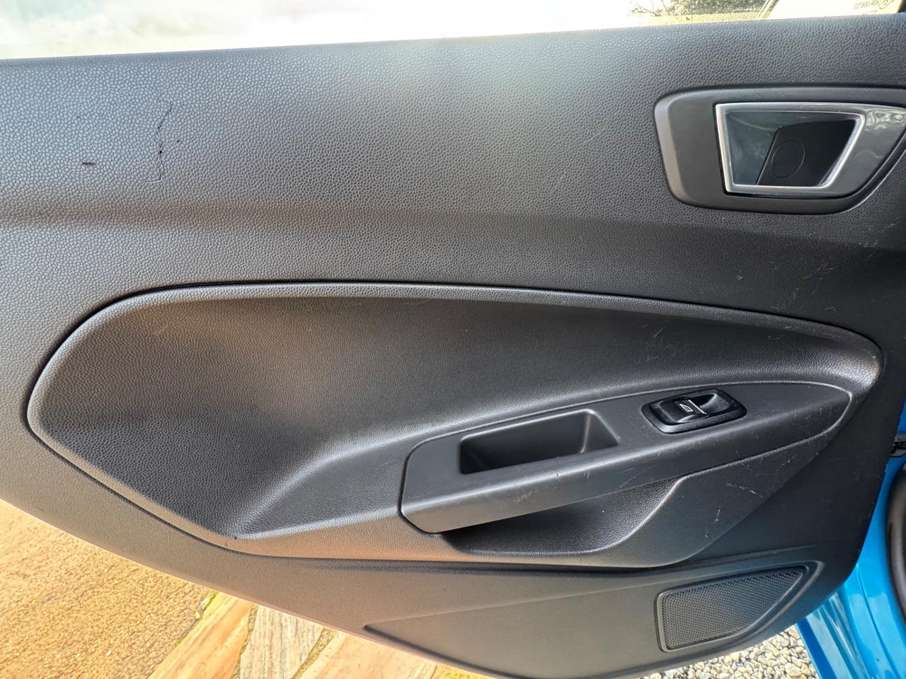 Ford Fiesta 1.5 TDCi 75CV 5 porte Titanium