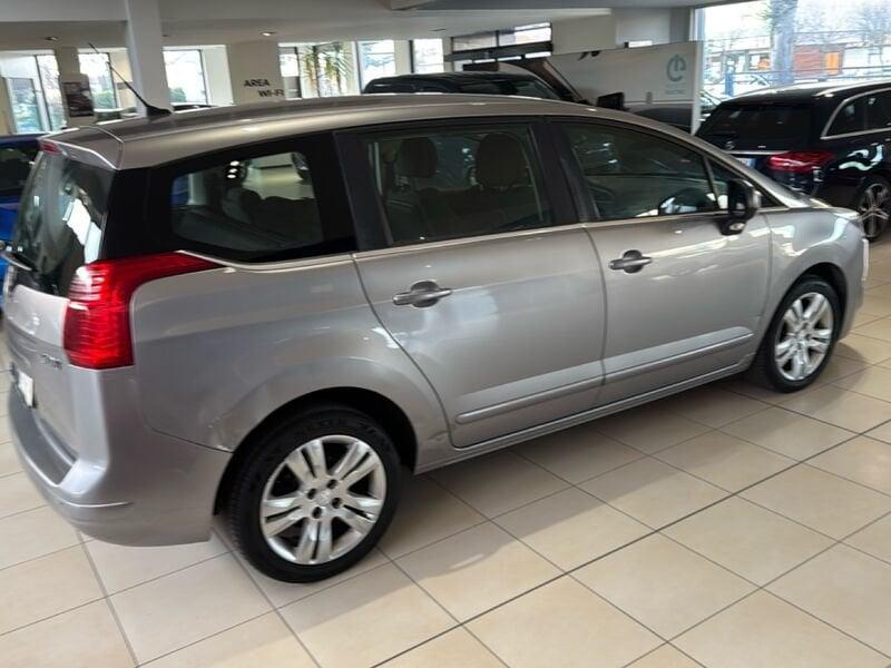 Peugeot 5008 1.6 8v HDi 115cv Allure FAP
