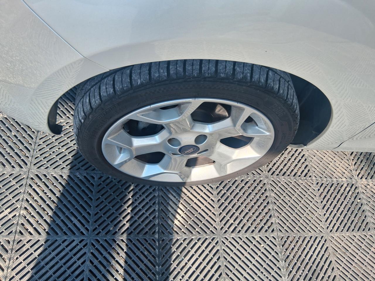 Ford Ka Ka+ 1.2 8V 69CV Titanium