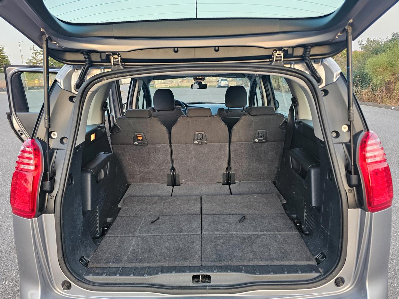 Peugeot 5008 1.6 HDi 115CV 7 posti unico proprietario