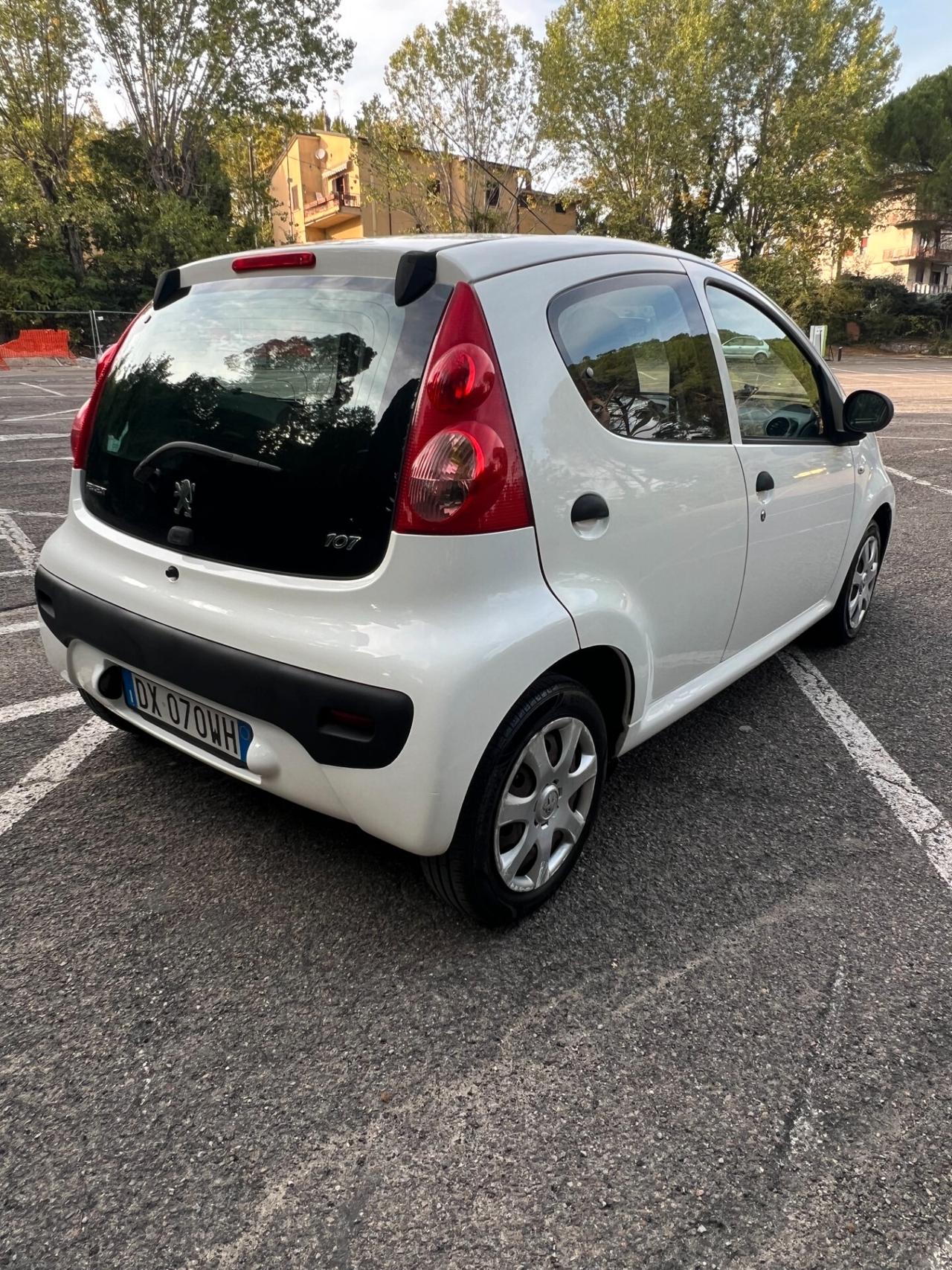 ADATTA PER NEOPATENTATI Peugeot 107 1.0 68CV 5p. Desir